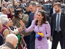 Odważna sukienka królowej Letycji zelektryzowała opinię publiczną [FOTO]