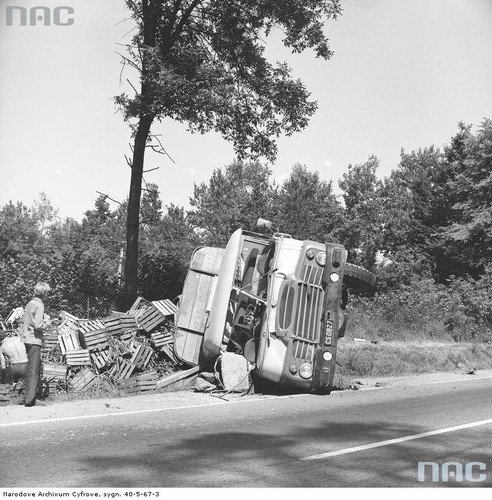 WYPADKI DROGOWE W STYLU RETRO