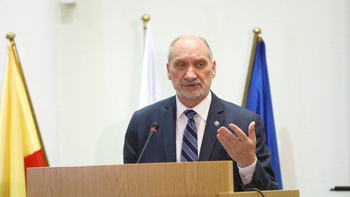 Katastrofa smoleńska. Macierewicz zapowiada raport końcowy