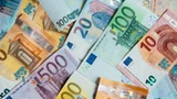 Ceny ropy rosną, złoty słabnie. Bliski Wschód znów wstrząsa giełdami [KURSY WALUT. ŚRODA. 18.06.2025]
