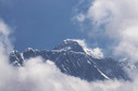 Mount Everest wyższy o prawie metr
