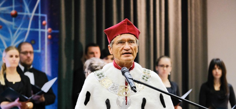 Aktorzy zaszczepieni poza kolejnością. Rektor WUM: Powołałem komisję w tej sprawie