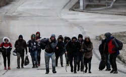 Migranci na granicy z Turcją. Grecka policja użyła gazu łzawiącego