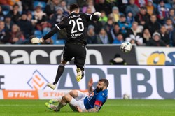 Piast postawił się Lechowi, ale trzy punkty i lider zostają w Poznaniu [WIDEO]