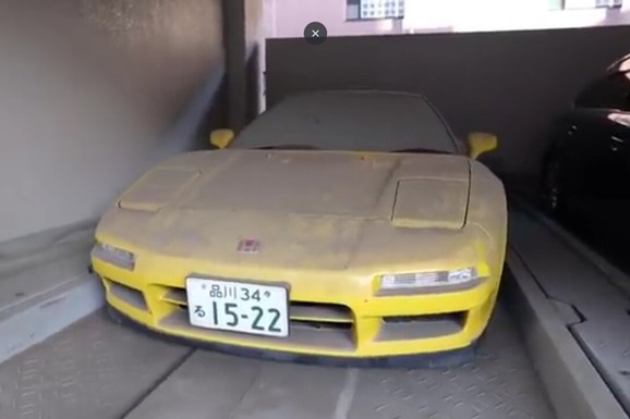 Čovek pronašao prašnjavi automobil u očevoj garaži i postao milioner (FOTO)