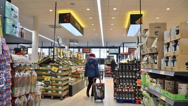 więcej sklepów niż dino czy lidl. polska sieć zarabia miliardy