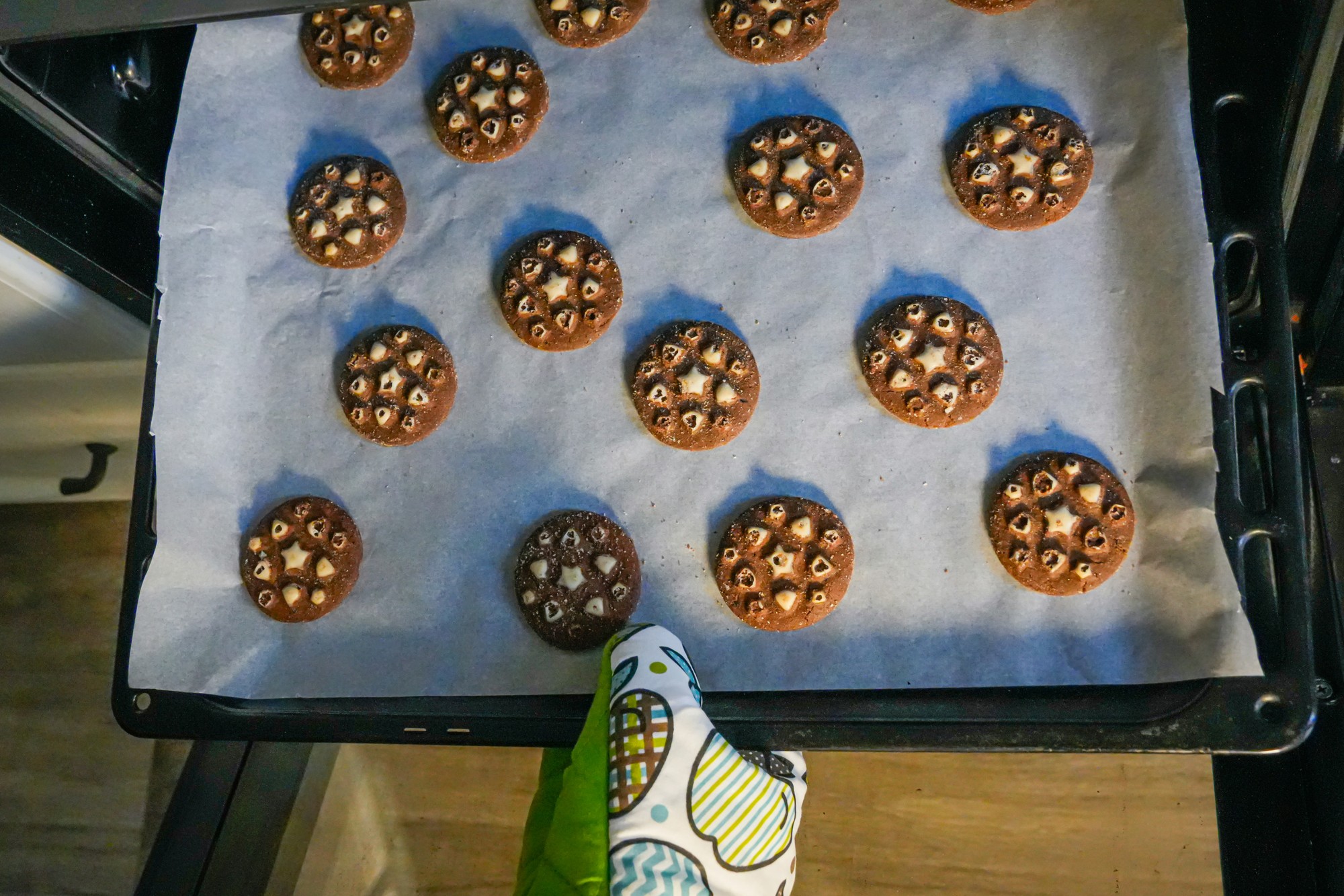 Papier na pečenie je súčasťou takmer každej prípravy jedla v rúre.