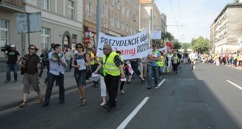 PROTEST KUPCOW Z HALI TARGOWEJ W GDYNI