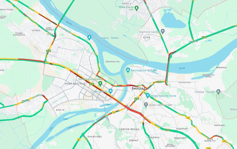Sve što je crveno, to su velike gužve: Presek stanja u 17 sati