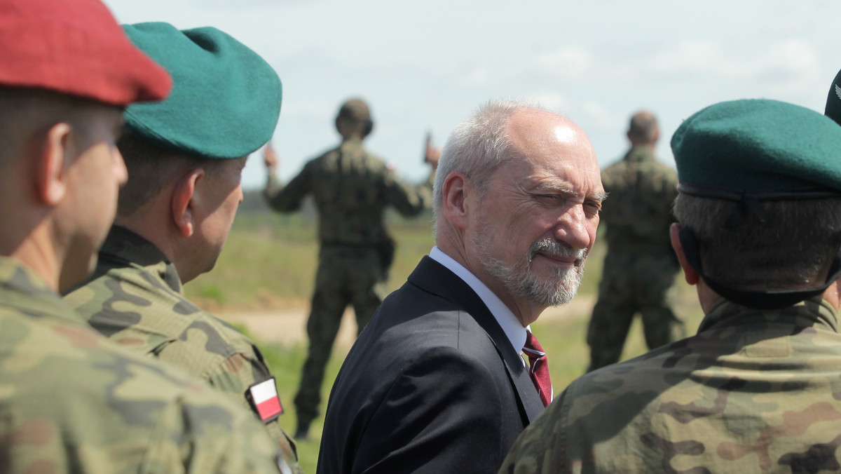 ORZYSZ DZIEŃ WETERANA MINISTER MACIEREWICZ (Antoni Macierewicz)