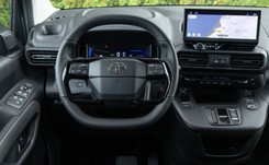 Oto nowa Toyota za 48 300 zł. Ma silnik 1.2 i gwarancję na 1 milion km