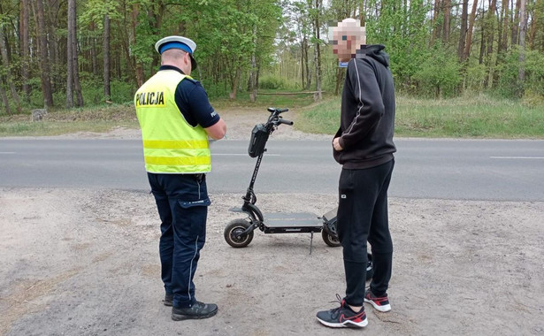 Hulajnogą elektryczną przekroczył prędkość o 30 km/h