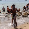 Migranti pokušavaju da pređu iz Maroka u špansku enklavu Seutu, Španija digla vojsku