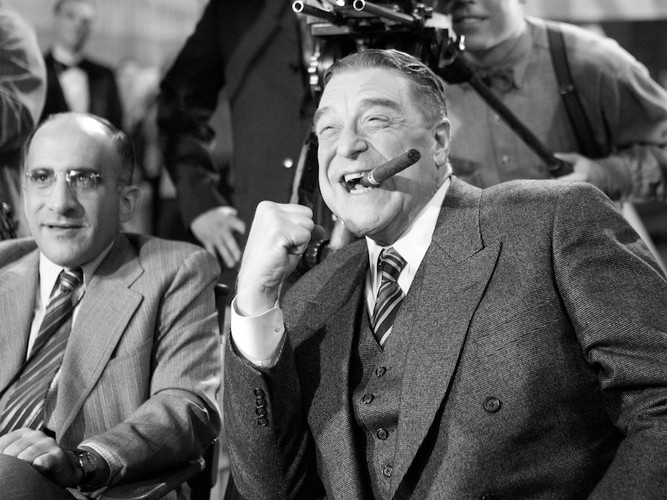 John Goodman jako Zimmer