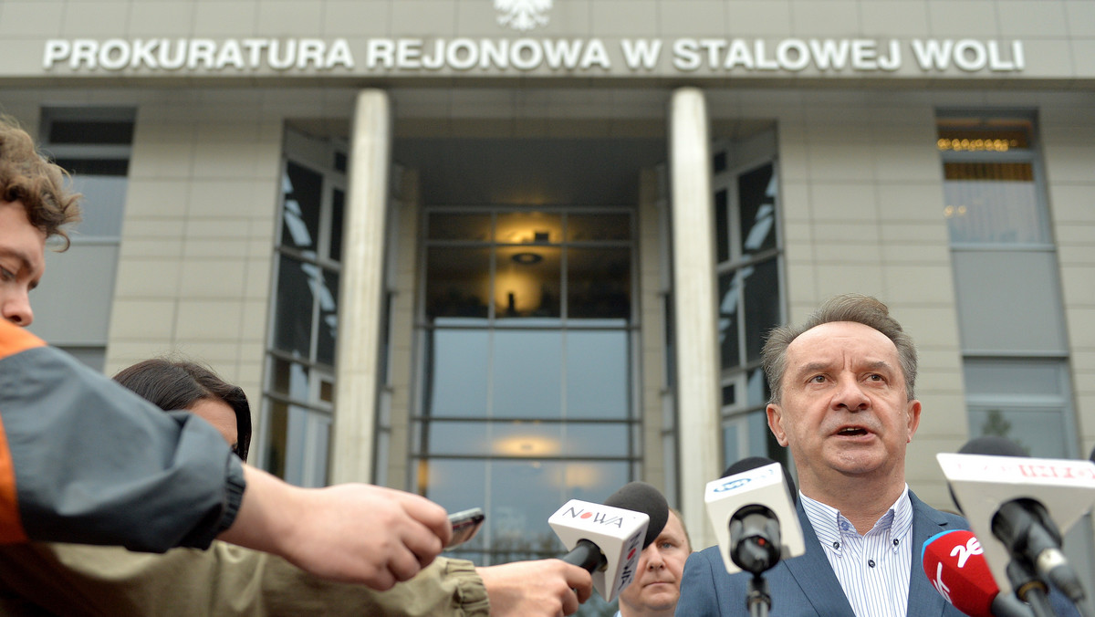 Prokuratura Okręgowa w Tarnobrzegu, która prowadzi śledztwo ws. piątkowego ataku nożownika w Stalowej Woli, wkrótce powoła dwóch biegłych psychiatrów, którzy zbadają podejrzanego – poinformował dziś rzecznik tamtejszej prokuratury prok. Andrzej Dubiel.