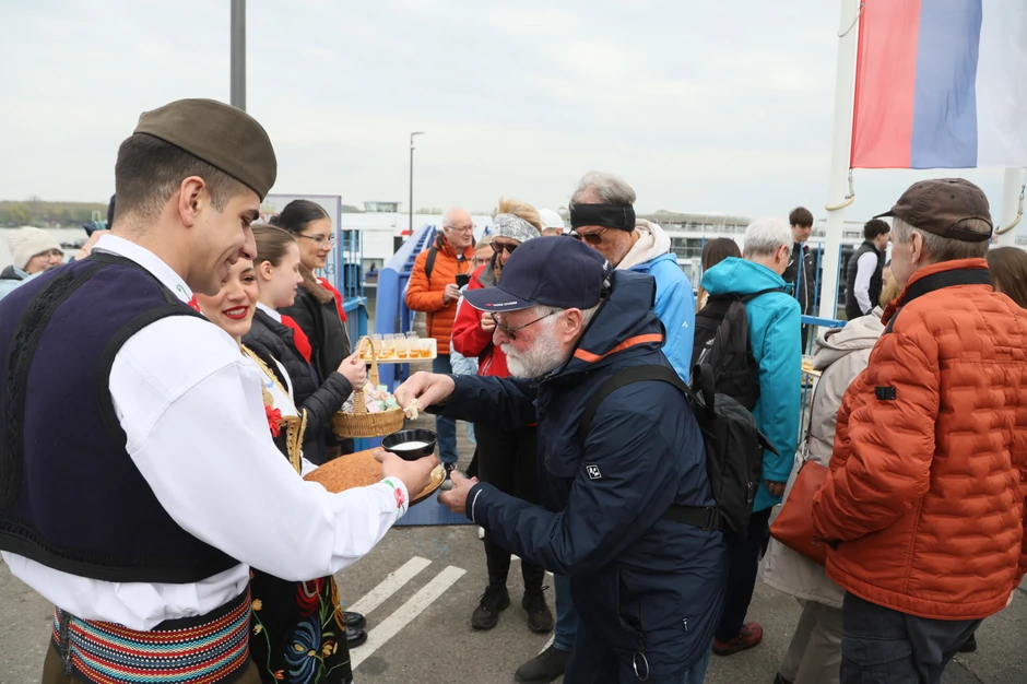 Tradicionalan doček