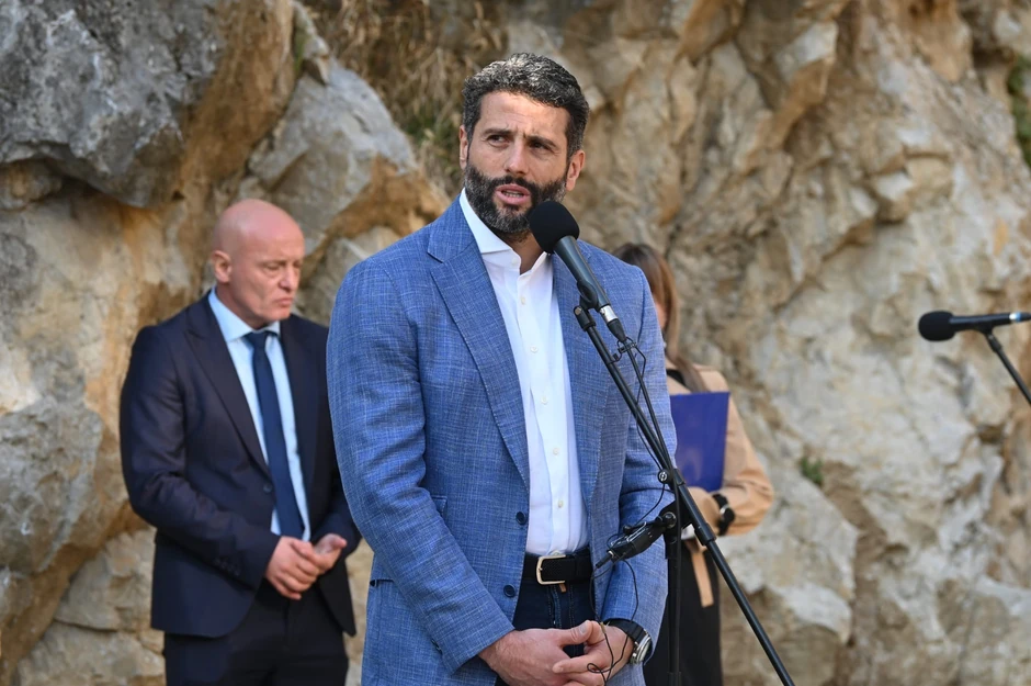 Šapić na pomenu nevinim žrtvama komunističkog režima