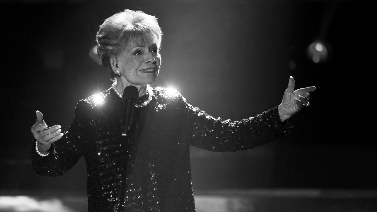 W wieku 94 lat zmarła w szpitalu w Zurychu szwajcarska piosenkarka Lys Assia - przekazała wczoraj na Twitterze Eurowizja. Największy przebój Assi to "Refrain", który przyniósł jej zwycięstwo w pierwszym w historii Konkursie Piosenki Eurowizji w 1956 roku.