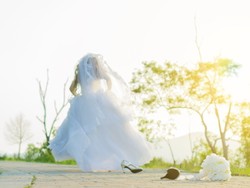 Uciekająca panna młoda ery COVID-19. "Przepraszam, muszę iść na szczepienie"