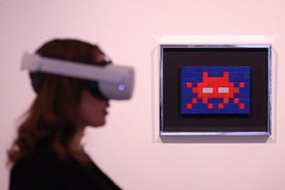 Osamotnienie, czyli nowa normalność. Tracimy społeczeństwo ludzi, którzy ze sobą współpracują [WYWIAD]