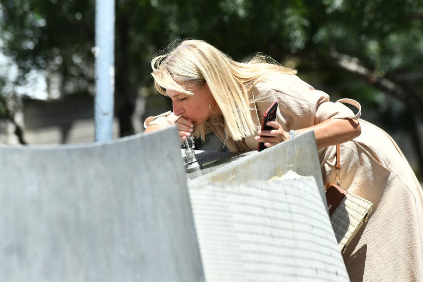 Za vreme toplotnog talasa obavezno pijte dovoljno tečnosti