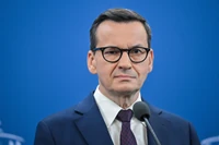 Rośnie napięcie w PiS, ludzie Morawieckiego drwią z wrogów. "Rzucą się sobie do gardeł"