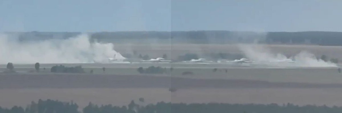 Zadymione Tu-160 na lotnisku Biełaja. Biały dym pochodzi z generatorów dymu umieszczonych koło samolotów. Zadymienie miejsc postojowych samolotów miało pomóc w ich ochronie.