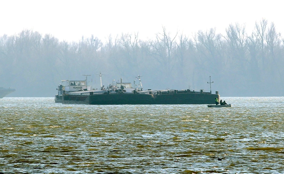 Zaplenjeno deset tona nafte