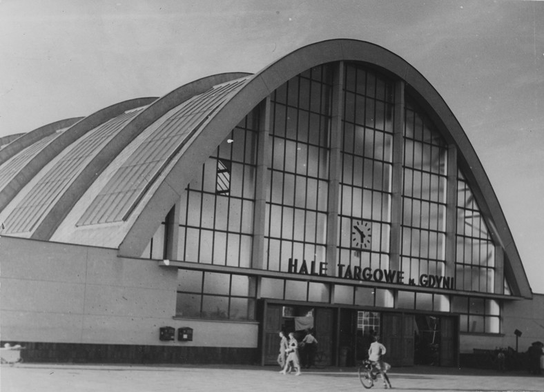 Hala Targowa w Gdyni - widok wejścia, proj. Jerzy Müller, Stefan Reychman (1935-1938)