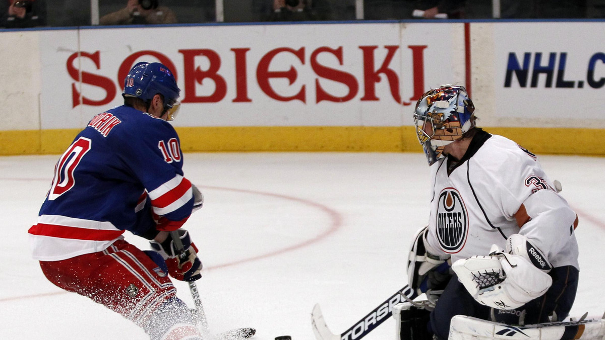 New York Rangers grali ostatnio niezbyt ciekawy i nieskuteczny hokej. To uległo zmianie tuż po powrocie największej gwiazdy drużyny Mariana Gaborika, który pauzował z powodu kontuzji. W drugim spotkaniu po powrocie na lód Słowak zdobył trzy bramki i miał największy wpływ na wygraną 8:2 z Edmonton Oilers.