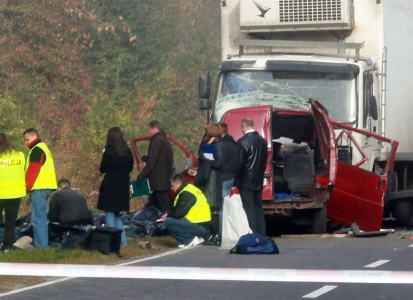 Masakra na drodze. Wypadek busa na E707