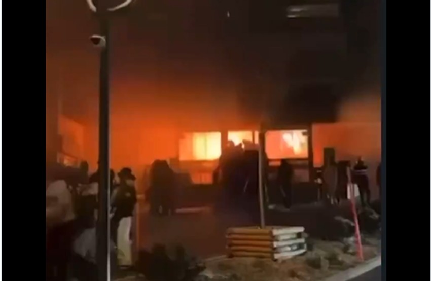 Trenutak kad je buknuo požar u baru u Švajcarskoj