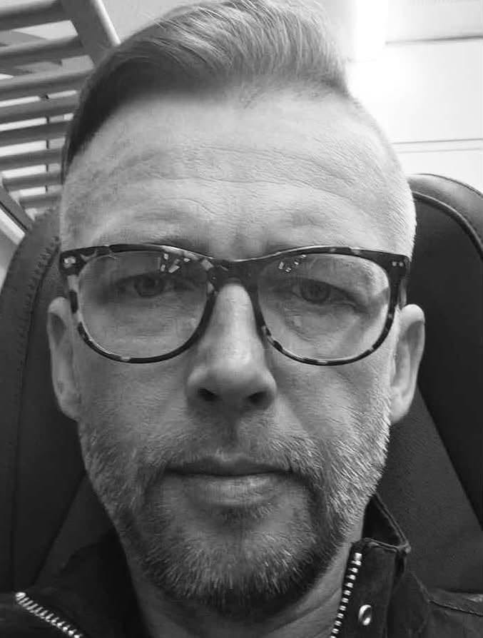 Poet Piotr Kuśmirek zahynul pri nehode.