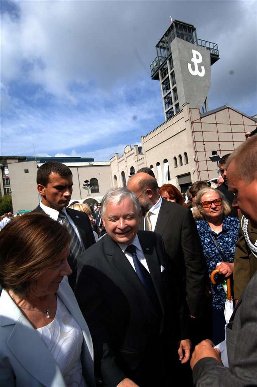 Wysikał się w Muzeum Powstania. Bo nienawidzi Kaczyńskiego!