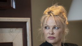 Tiniként többen is megerőszakolták Pamela Andersont