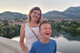 Ana se porodila u 28. nedelji i rodila Ognjena koji ima cerebralnu paralizu: Otkrila nam kako su postigli da Ognjen danas bude veseo i nasmejan dečak