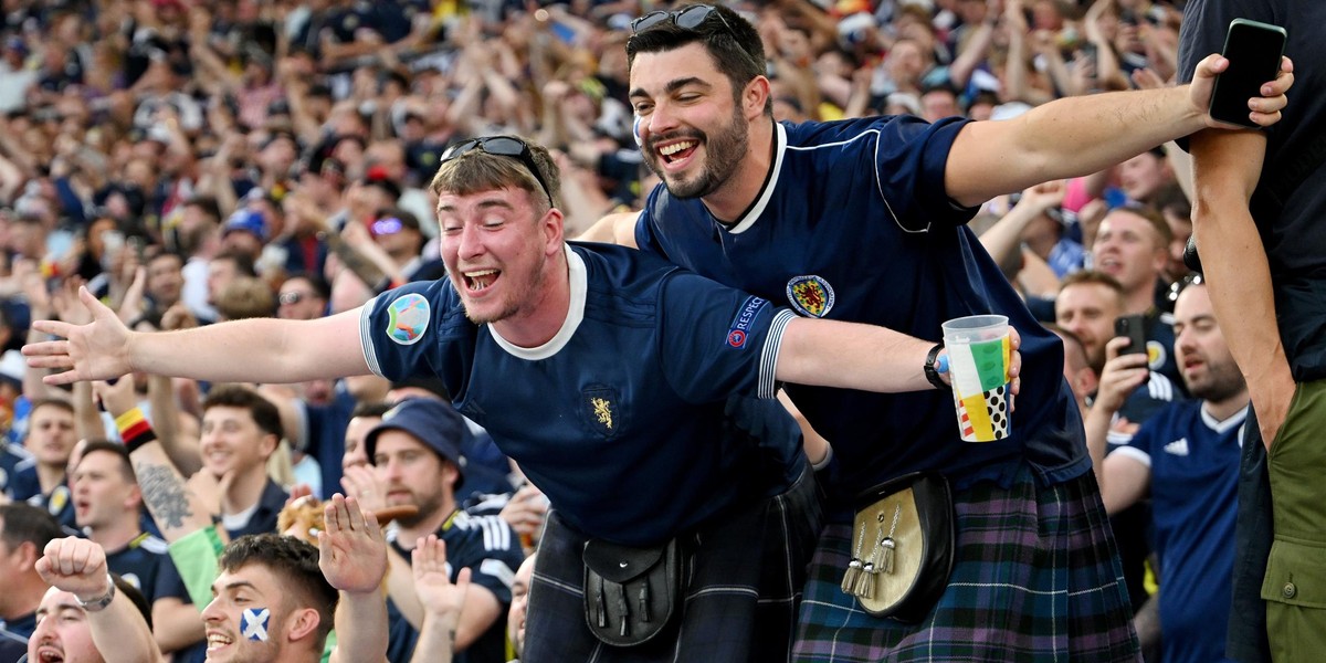 Fani z "Tartan Army" słyną z radosnego i pokojowego dopingu.