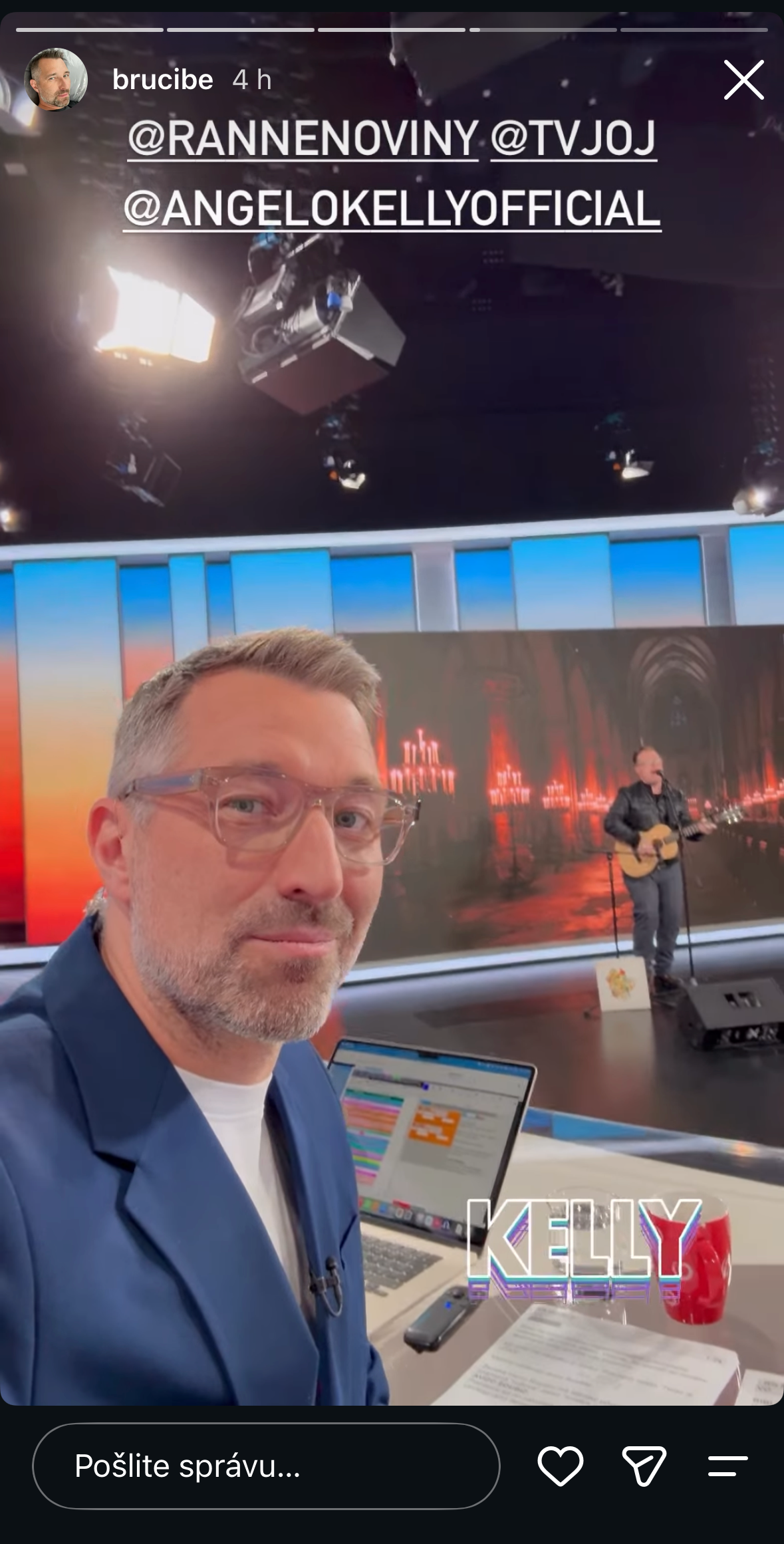 Spevák Angelo Kelly v Ranných novinách.
