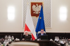 Dwie osoby zasiadły na miejscu premiera. 'Pierwszy raz w historii Polski...'