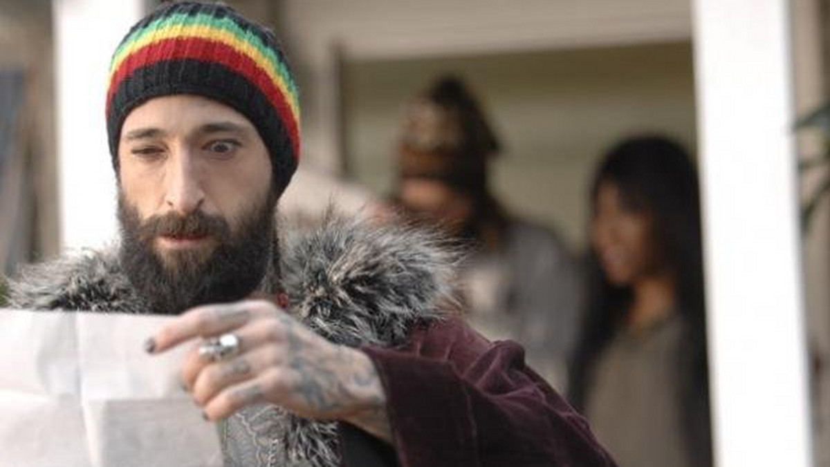 Adrien Brody wcielił się w rolę brodatego rasta-dilera marihuany w komedii "High School".