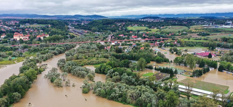 Tragiczne skutki powodzi na Dolnym Śląsku. Nieoficjalnie: 10 ofiar, wiele zaginionych