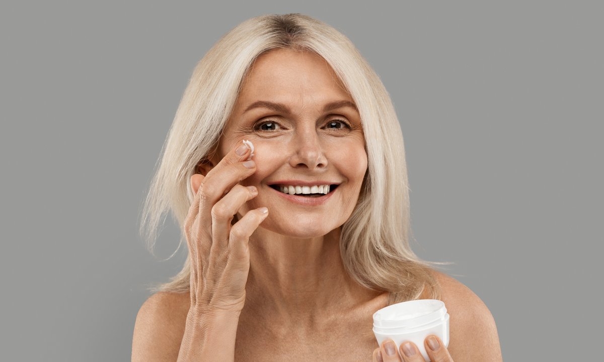 Nici liftingujące w słoiczku - ten krem działa cuda na zmarszczki i kontur twarzy! Totalny hit