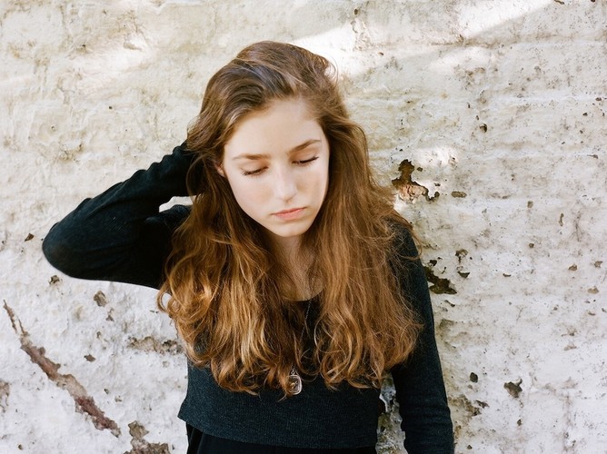 Birdy z początków swojej kariery w roku 2011