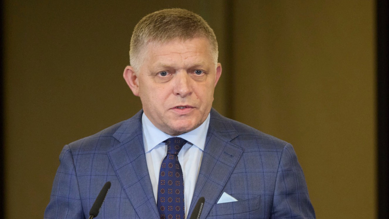 Predseda vlády SR Robert Fico (Smer-SD).
