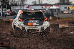 Polacy zbudowali rajdową Toyotę. "Przesiadają się do niej z Subaru i Lancera"