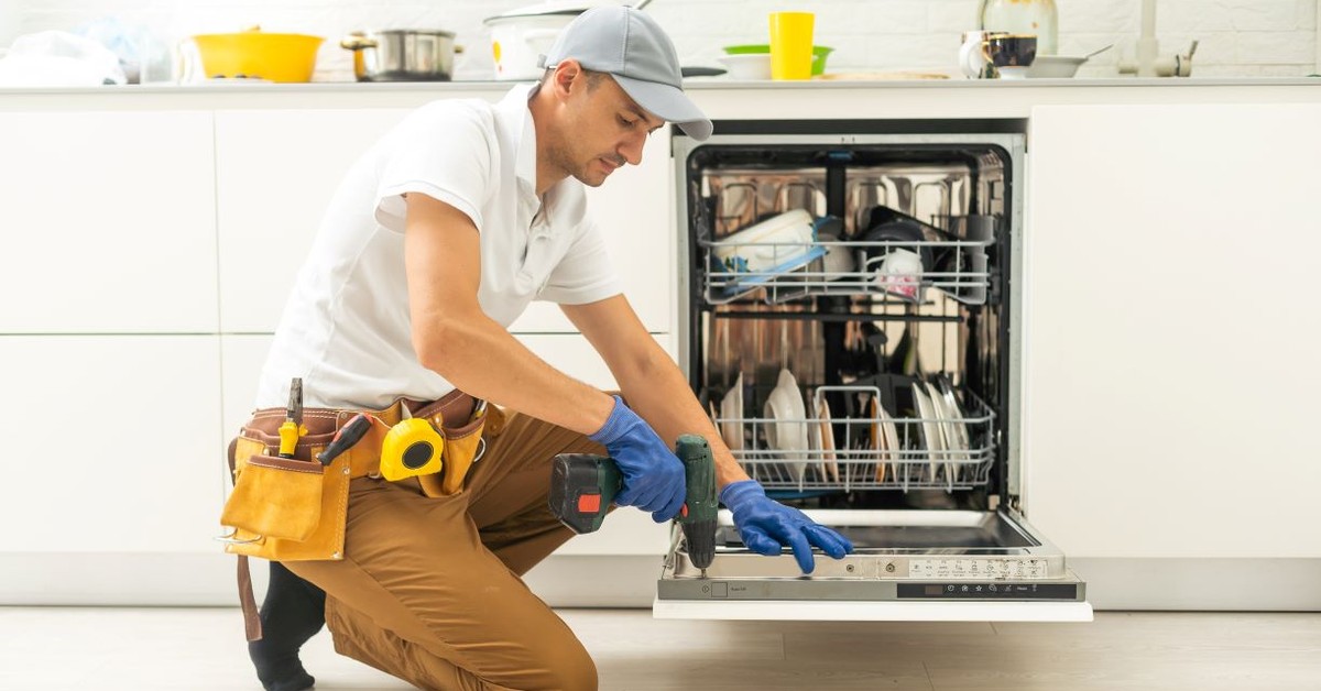 Zawód z przyszłością, którego nie zastąpi sztuczna inteligencja. Polacy coraz częściej wybierają ten kierunek, bo można dobrze zarobić