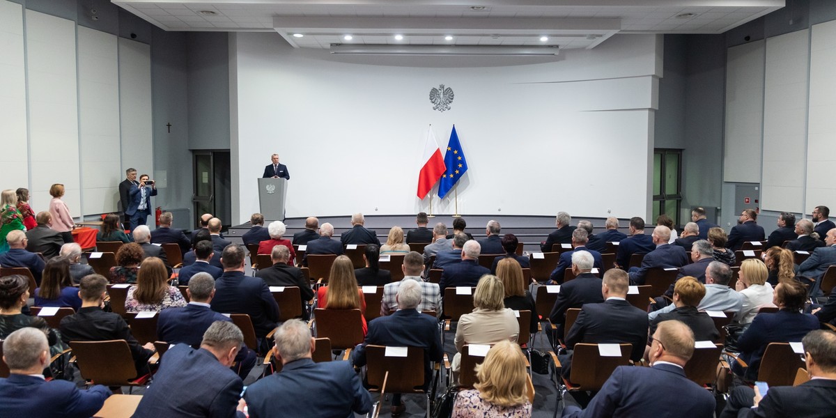 Politycy PiS zauważyli na sali, że coś się zgadza. Wybuchło oburzenie.