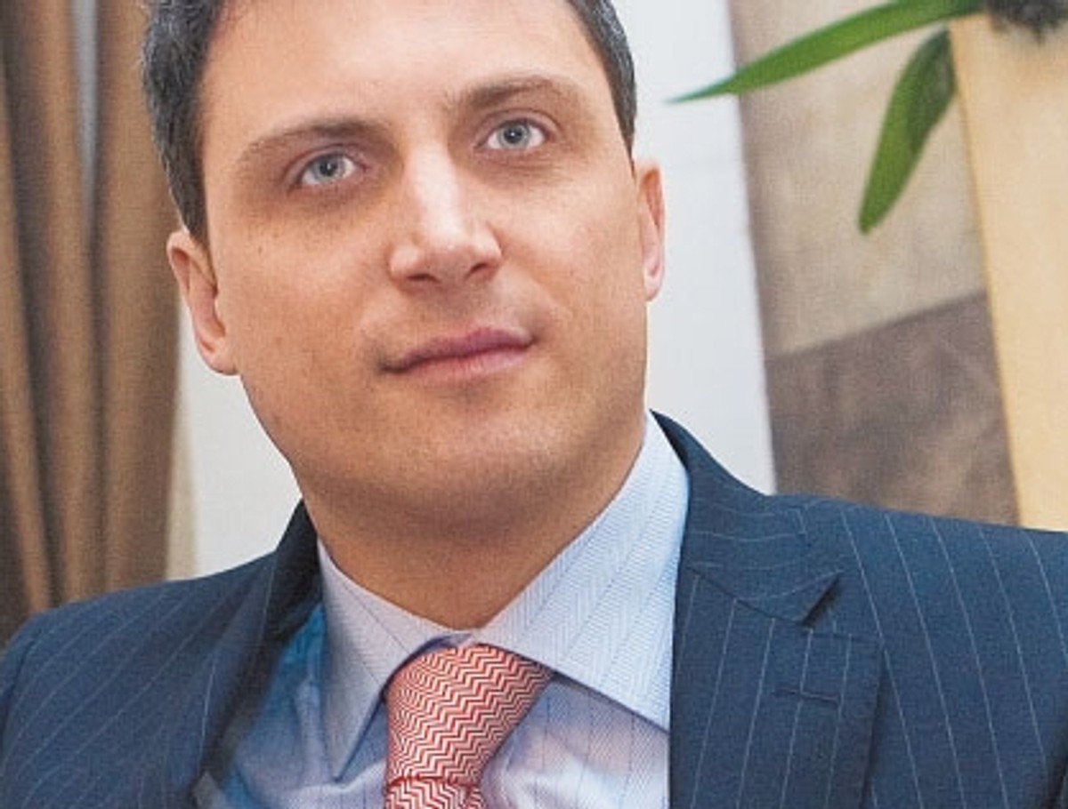 Kenneth Orchard, starszy analityk finansów państw, odpowiedzialny za region Europy Wschodniej, Środkowej, Bliski Wschód i Afrykę