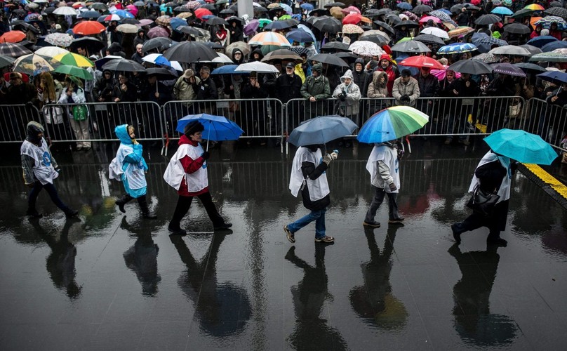 WIELKA MANIFSTACJA PRZECIW REFORMOM ORBANA