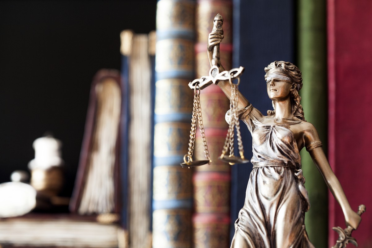 Jakkolwiek wstępna analiza przedstawionego zapytania sugeruje, że ziściły się ww. przesłanki odpowiedzialności materialnej pracownika, to jednak ostateczne wnioski mogą być zgoła odmienne.